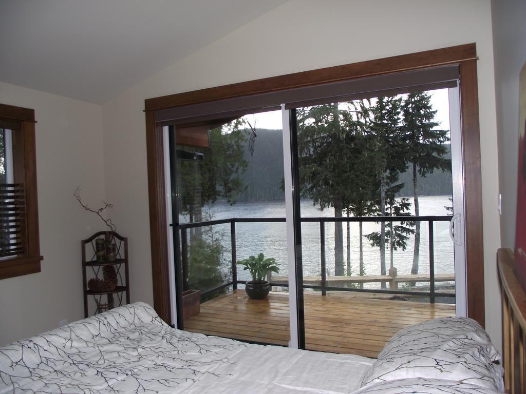 Wild Coast Chalets Port Renfrew Extérieur photo