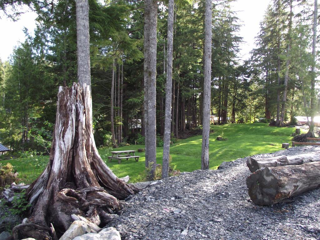 Wild Coast Chalets Port Renfrew Extérieur photo